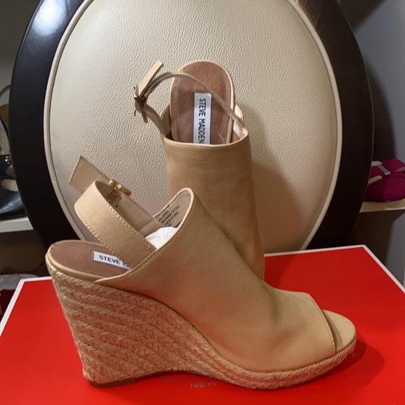 Beautiful Steve Madden brand new. - Picture 7 of 8